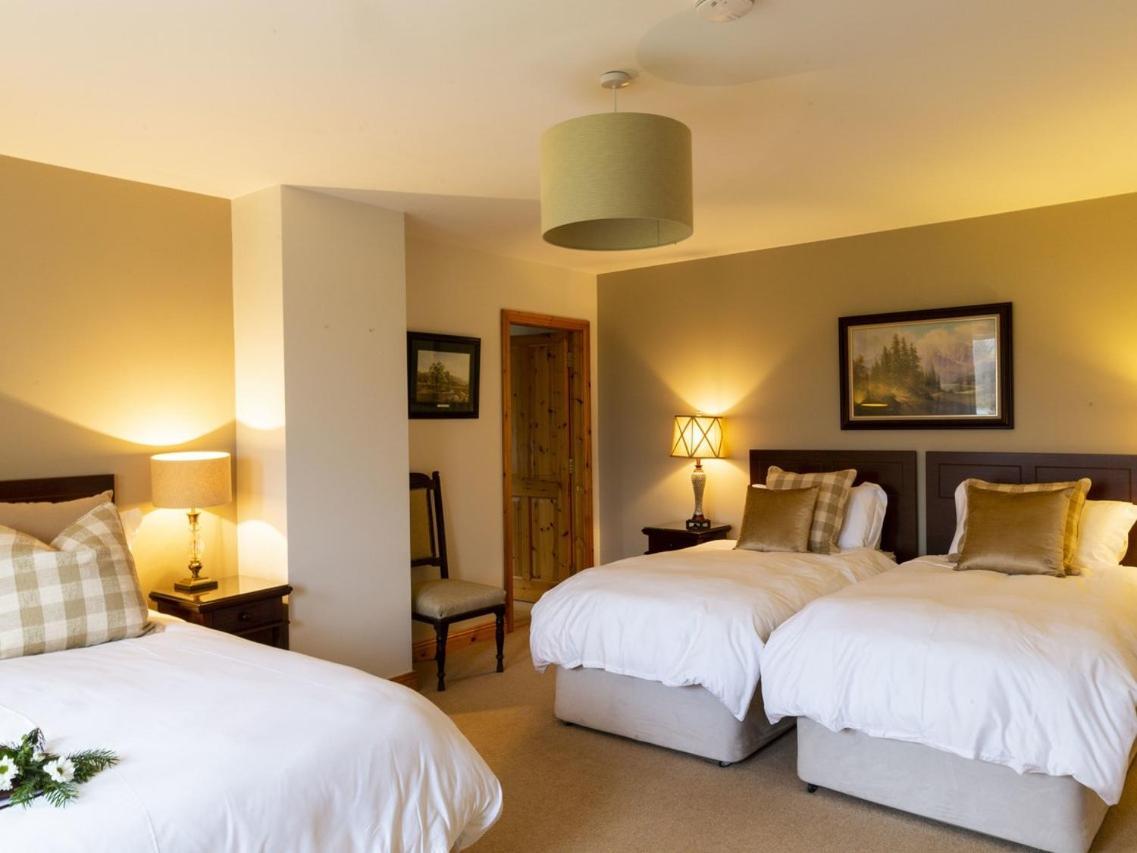 Lake House Bed and Breakfast Dunmanway Esterno foto