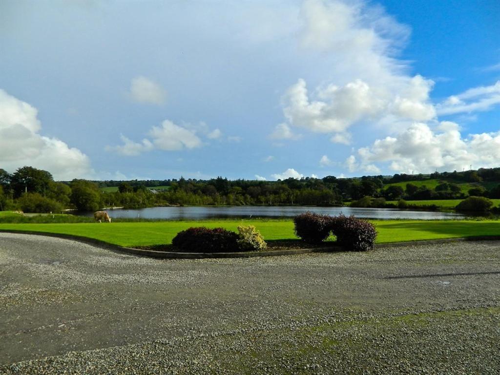 Lake House Bed and Breakfast Dunmanway Esterno foto