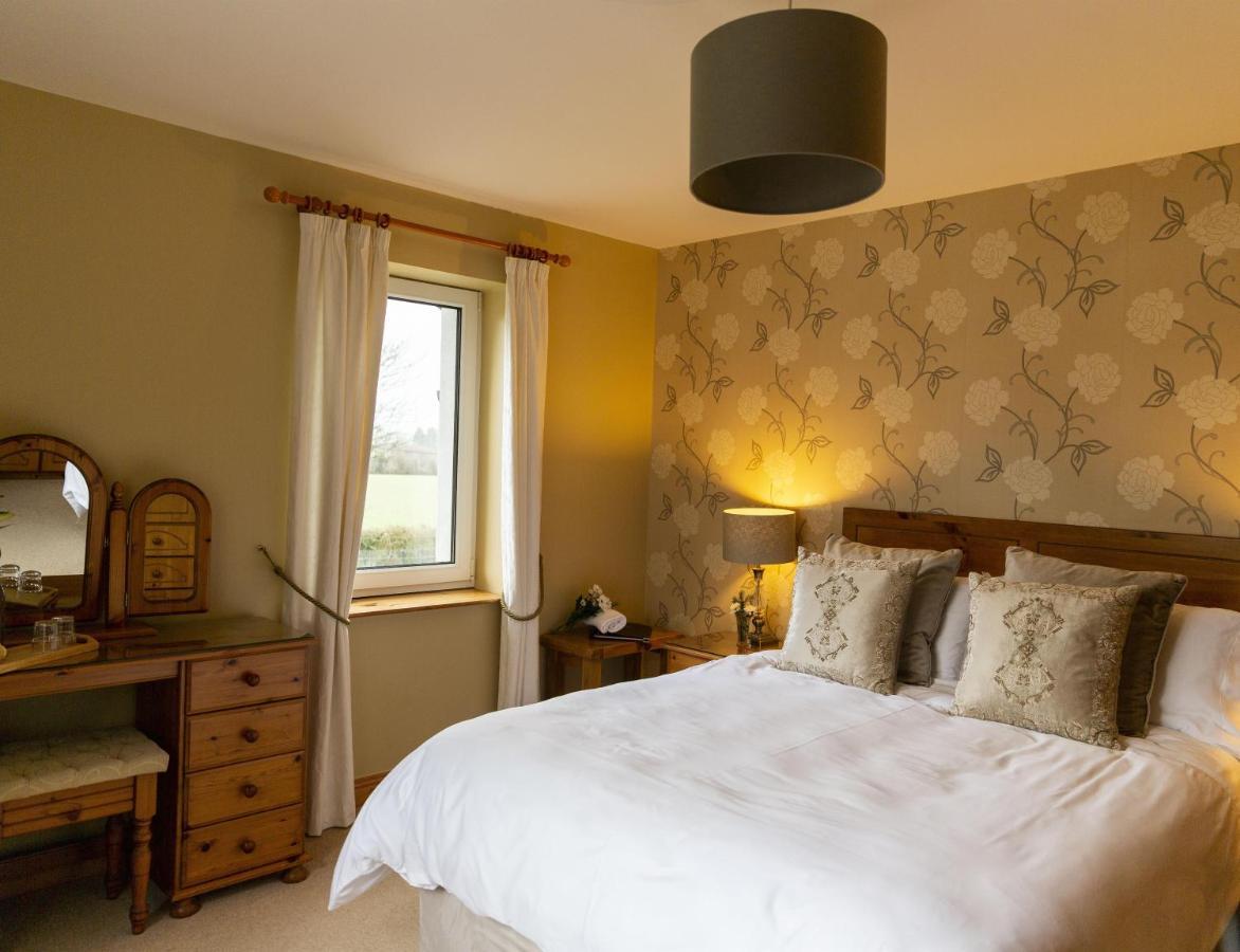 Lake House Bed and Breakfast Dunmanway Esterno foto